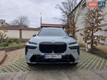 Авто BMW X7 2023 № 7515246