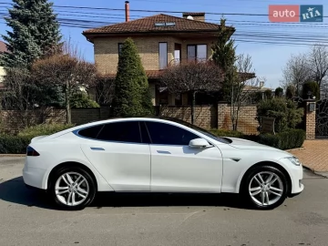 Авто Tesla Model S 2015 № 7517041