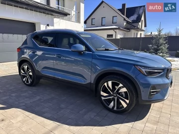 Авто Volvo Xc40 2023 № 7517225