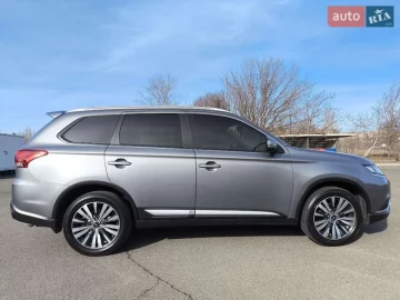 Авто Mitsubishi Outlander 2020 № 7518516