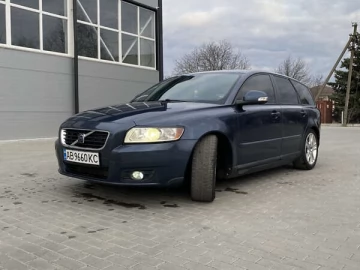 Авто Volvo V50 2010 № 7519903