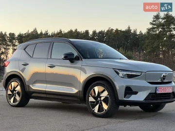 Авто Volvo Xc40 2024 № 7520075