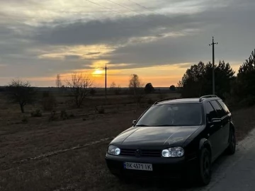 Авто Volkswagen Golf 2000 № 7520774