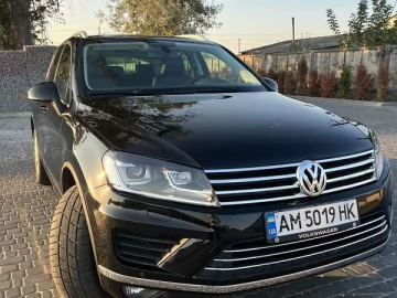 Авто Volkswagen Touareg 2015 № 7522164