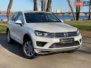 Авто Volkswagen Touareg 2015 № 7523029