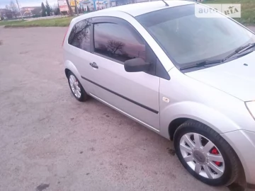 Авто Ford Fiesta 2004 № 7524010