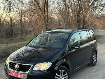 Авто Volkswagen Touran 2010 № 7524183