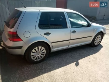 Авто Volkswagen Golf 2001 № 7524597