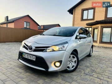 Авто Toyota Verso 2013 № 7524833