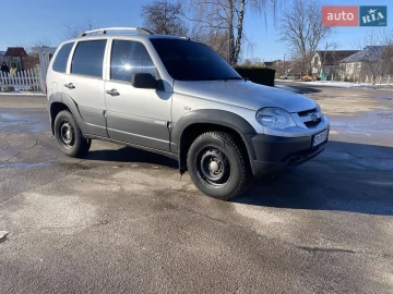 Авто Chevrolet Niva 2011 № 7525559