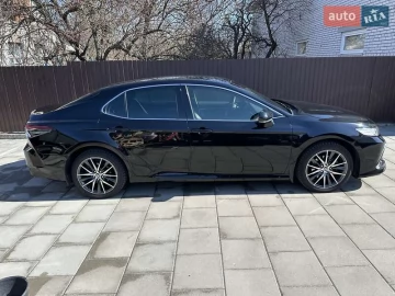 Авто Toyota Camry 2021 № 7528056