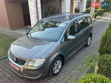 Авто Volkswagen Touran 2010 № 7528286