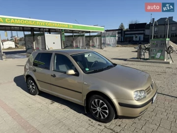 Авто Volkswagen Golf 2001 № 7529513