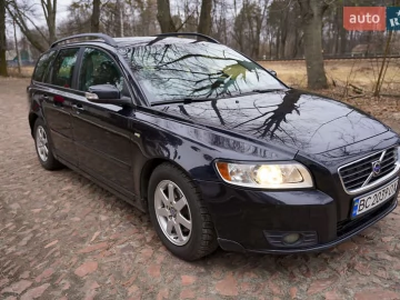 Авто Volvo V50 2009 № 7529695