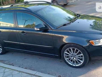 Авто Volvo V50 2010 № 7529813