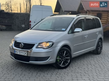 Авто Volkswagen Touran 2007 № 7530351