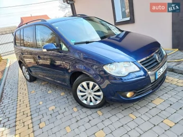 Авто Volkswagen Touran 2009 № 7530394
