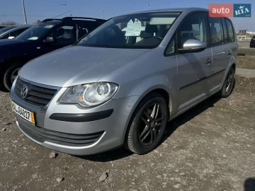 Авто Volkswagen Touran 2009 № 7530396
