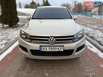 Авто Volkswagen Touareg 2010 № 7530529