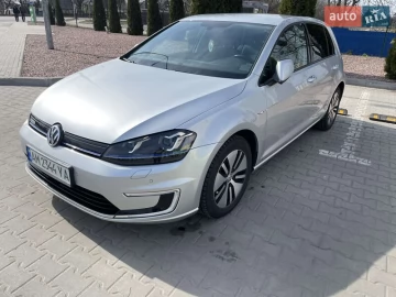 Авто Volkswagen E-Golf 2016 № 7530729
