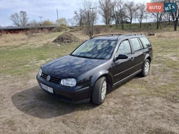 Авто Volkswagen Golf 2000 № 7530929