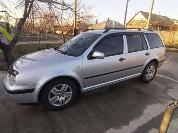 Авто Volkswagen Golf 2001 № 7530958