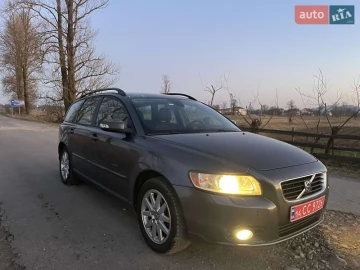 Авто Volvo V50 2009 № 7530961