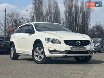 Авто Volvo V60 2016 № 7531628