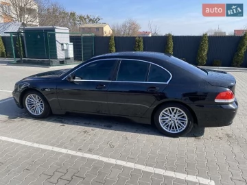 Авто BMW 7 Series 2003 № 7531891
