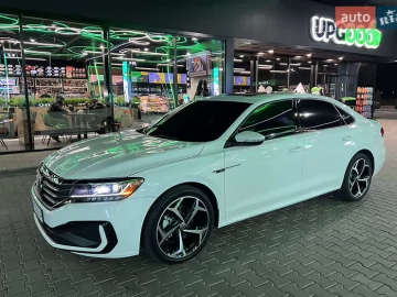 Авто Volkswagen Passat 2021 № 7532196