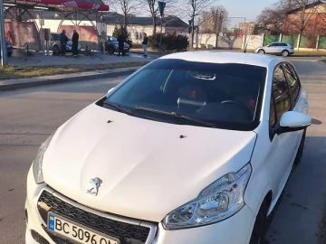 Авто Peugeot 208 2013 № 7532420