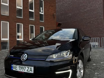 Авто Volkswagen E-Golf 2015 № 7532632
