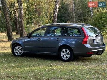 Авто Volvo V50 2009 № 7533097