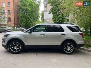 Авто Ford Explorer 2017 № 7533748