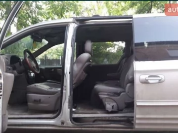 Авто Chrysler Grand Voyager 2003 № 7533907