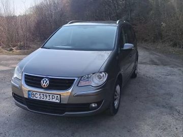Авто Volkswagen Touran 2008 № 7534430