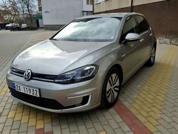 Авто Volkswagen E-Golf 2017 № 7534497