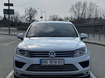 Авто Volkswagen Touareg 2017 № 7535067