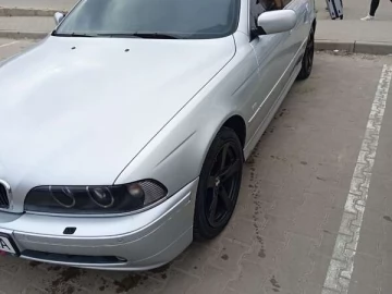 Авто BMW 5 Series 2002 № 7535641