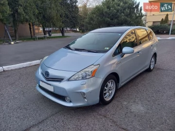 Авто Toyota Prius V 2012 № 7535739