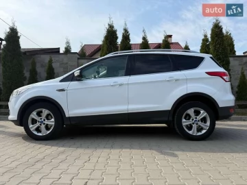 Авто Ford Kuga 2015 № 7536700