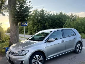 Авто Volkswagen E-Golf 2017 № 7536764
