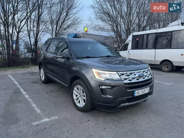 Авто Ford Explorer 2018 № 7536811