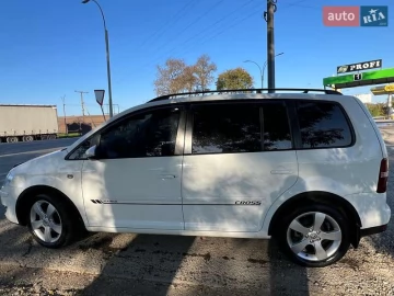 Авто Volkswagen Touran 2009 № 7536994