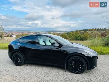Авто Tesla Model Y 2022 № 7537413