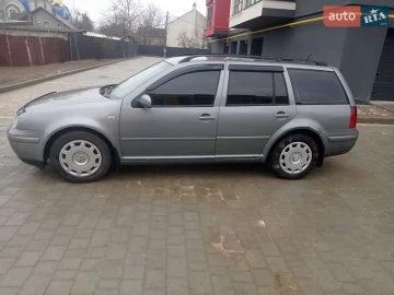Авто Volkswagen Golf 2003 № 7537450