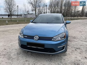 Авто Volkswagen E-Golf 2016 № 7537783