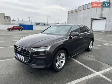 Авто Audi Q8 2021 № 7537944