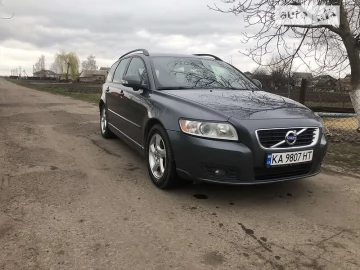 Авто Volvo V50 2010 № 7538053