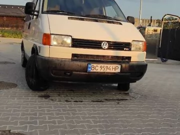 Авто Volkswagen Transporter 2000 № 7538681